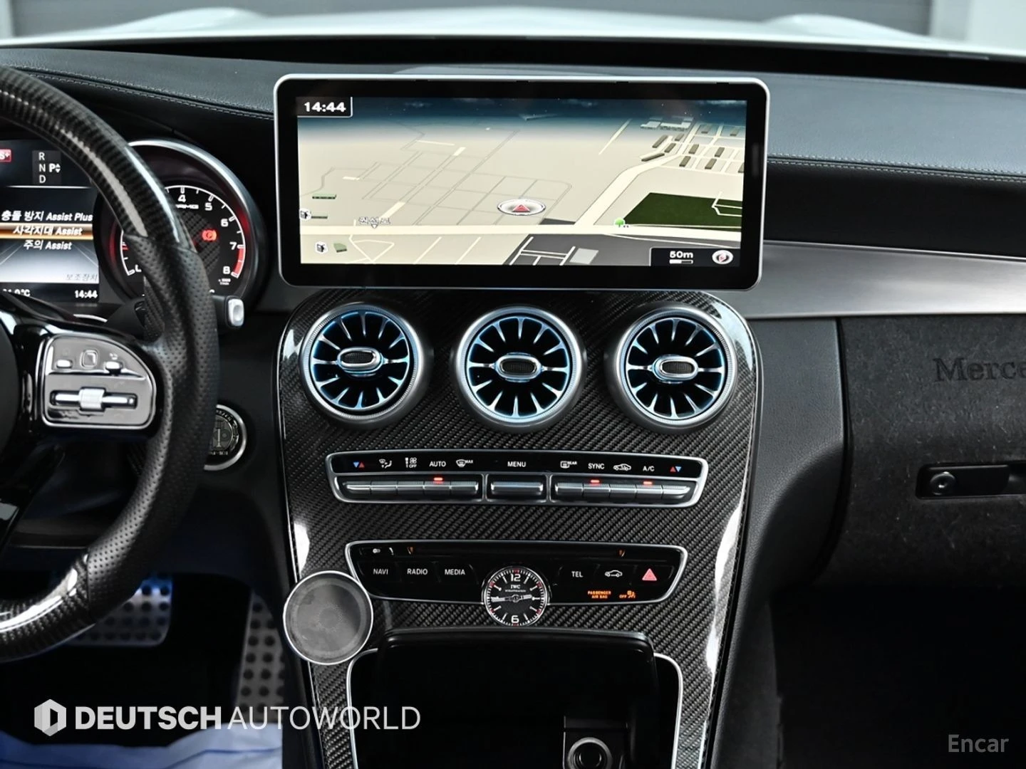 Mercedes-Benz C 63 AMG 360* HUD* КОЖА* НАВИ* ПАНО* АВТОКРЕДИТ, снимка 13 - Автомобили и джипове - 55618533