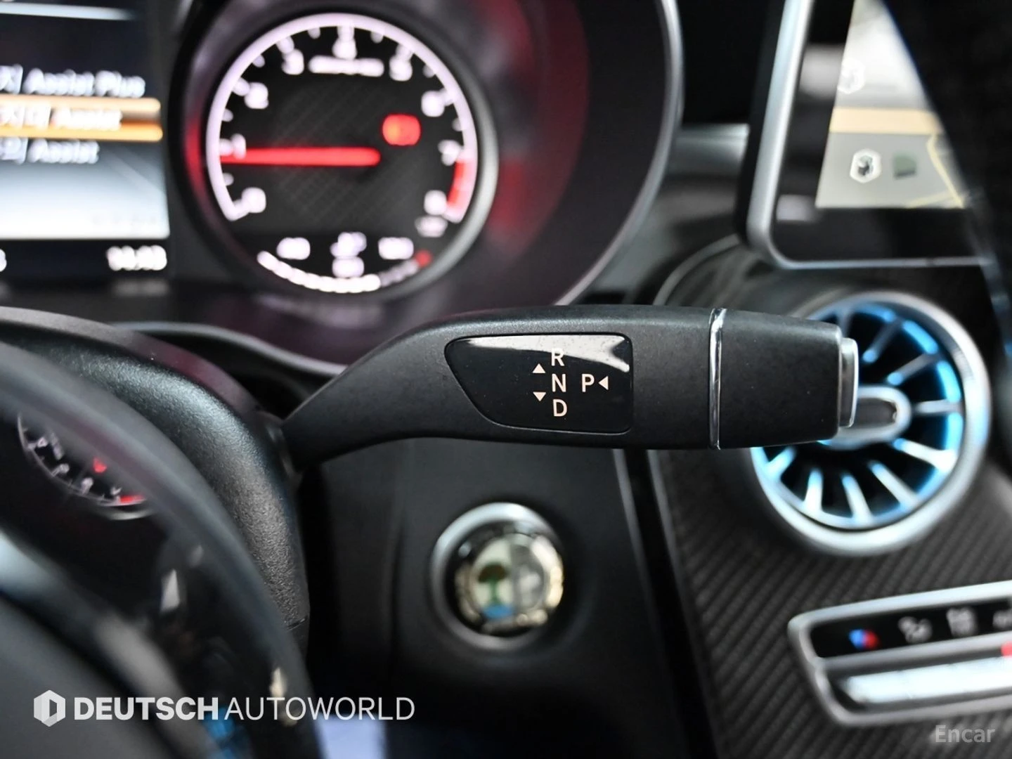 Mercedes-Benz C 63 AMG 360* HUD* КОЖА* НАВИ* ПАНО* АВТОКРЕДИТ, снимка 8 - Автомобили и джипове - 55618533
