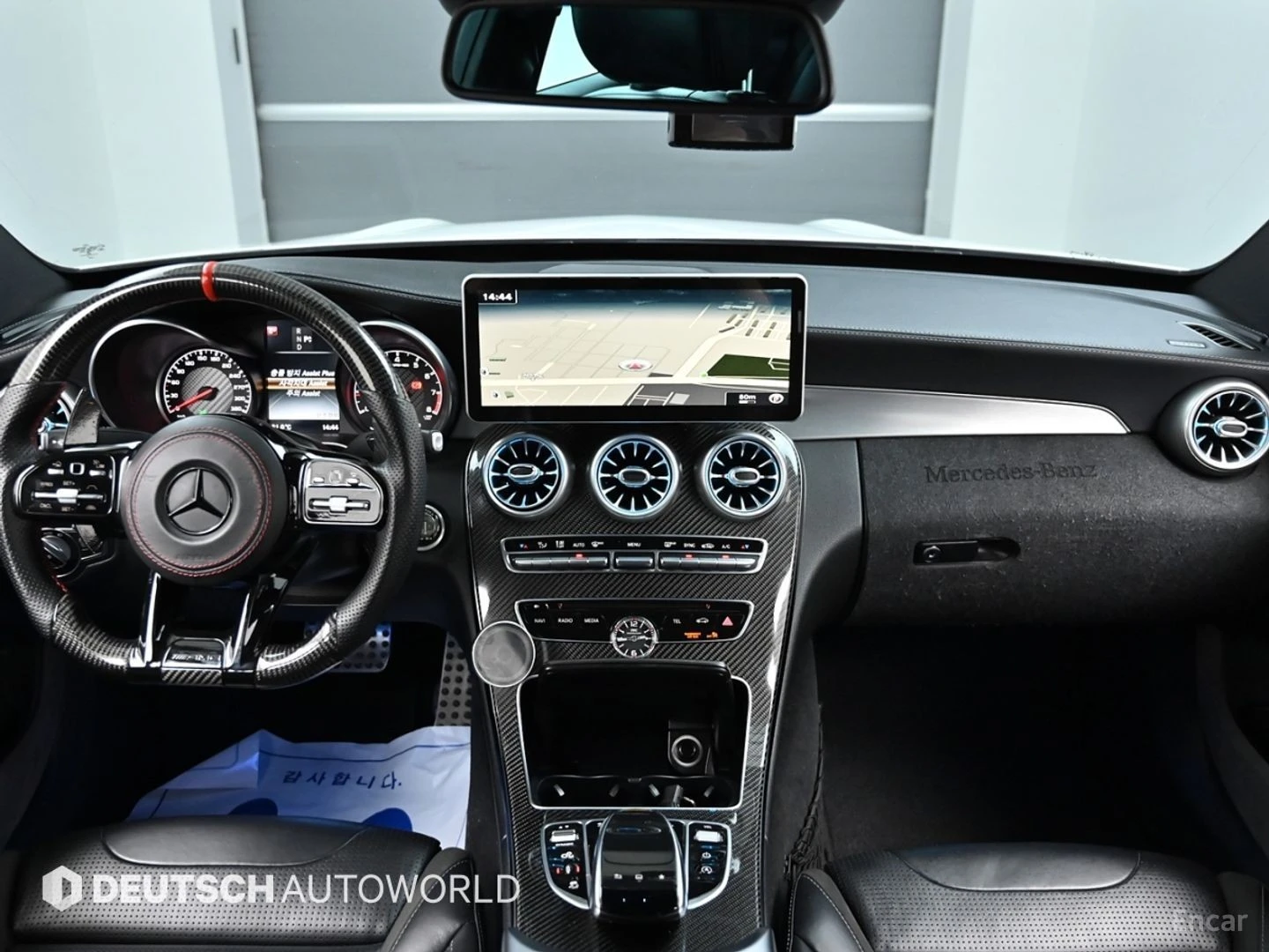 Mercedes-Benz C 63 AMG 360* HUD* КОЖА* НАВИ* ПАНО* АВТОКРЕДИТ, снимка 6 - Автомобили и джипове - 55618533