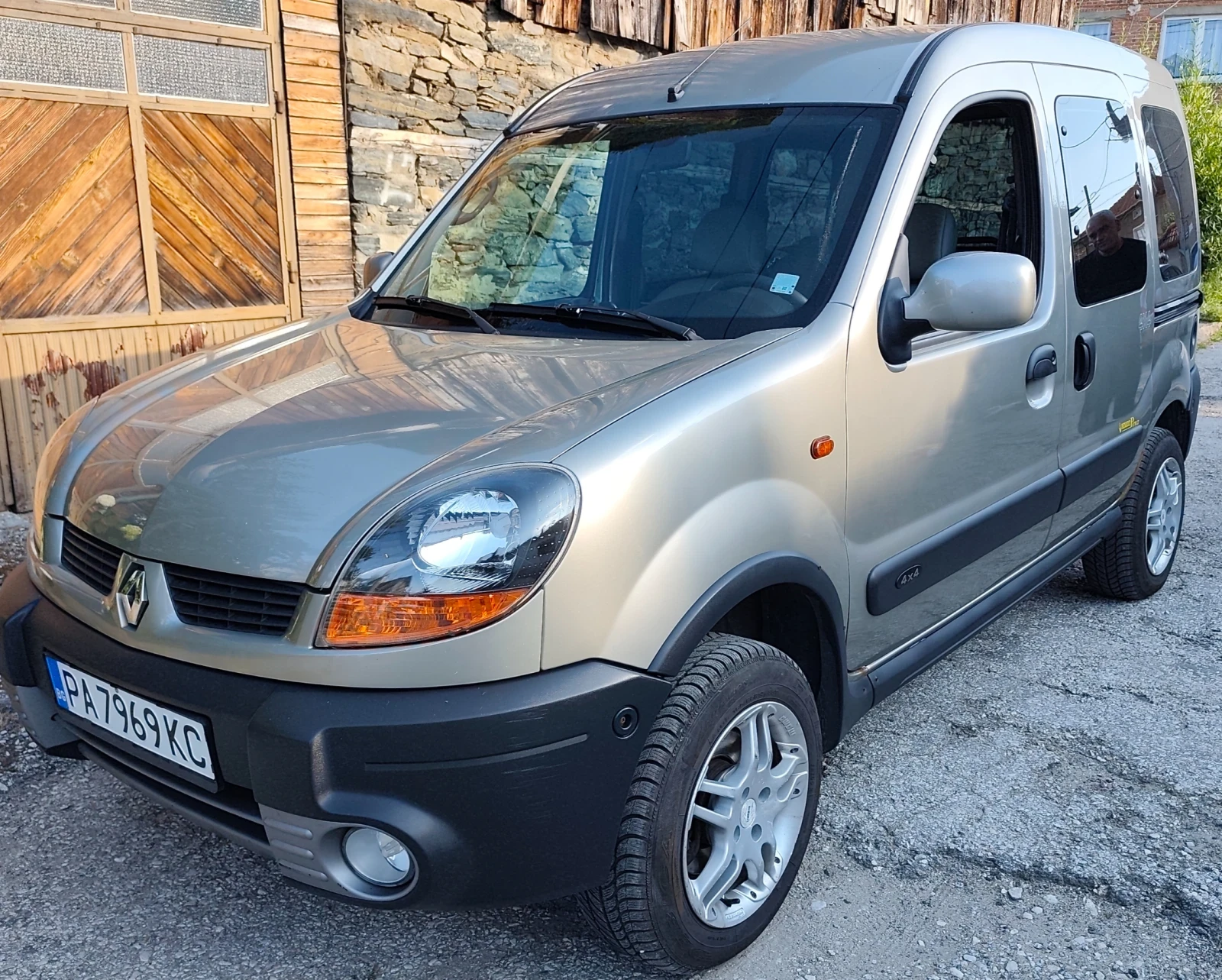 Renault Kangoo, снимка 1 - Автомобили и джипове - 55620782