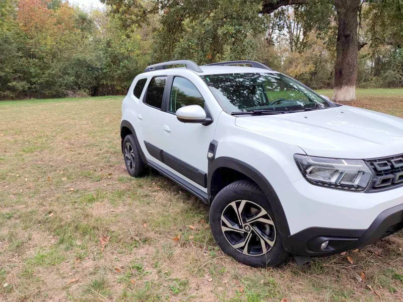 Dacia Duster Comfort, снимка 6 - Автомобили и джипове - 47497459