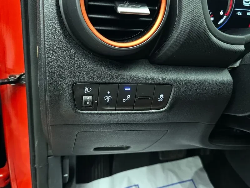 Hyundai Kona 1.6T, снимка 14 - Автомобили и джипове - 54257078