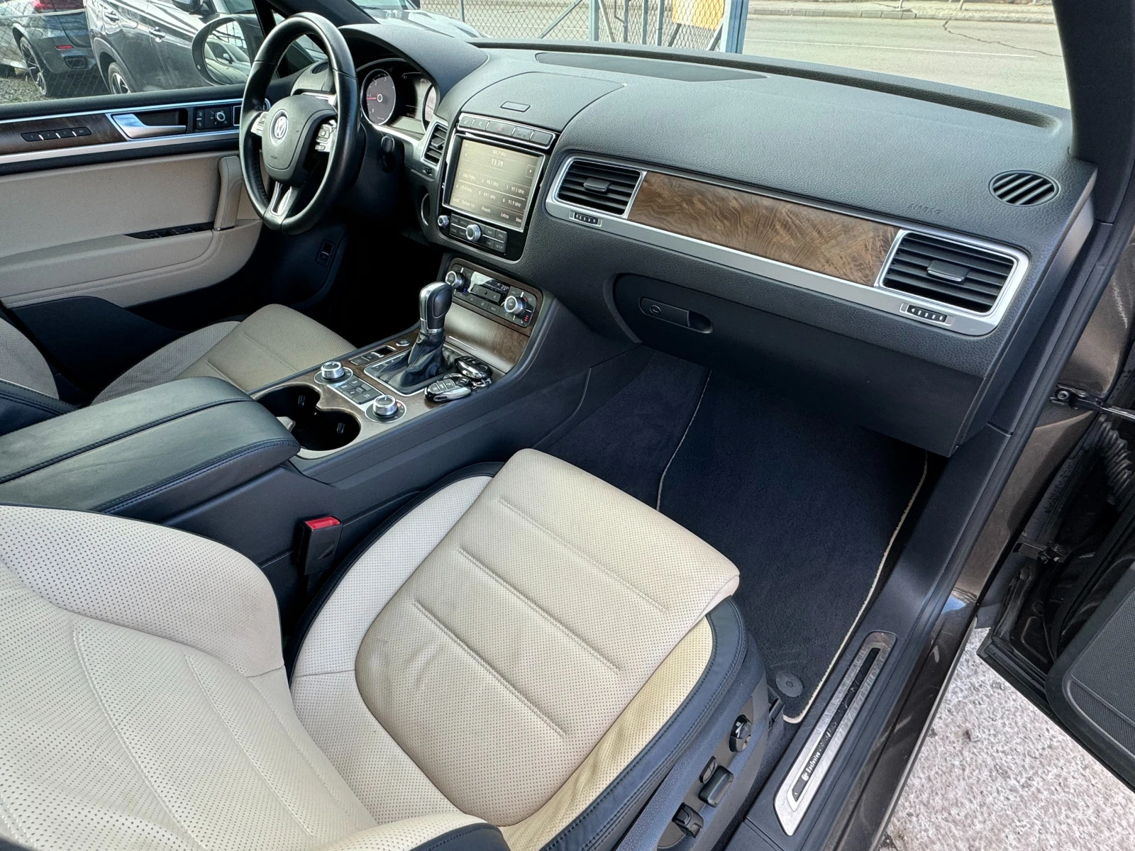 VW Touareg 3.0 TDI 4motin ! Exclusive ! FaceLift ! | Mobile.bg � ����������� 11