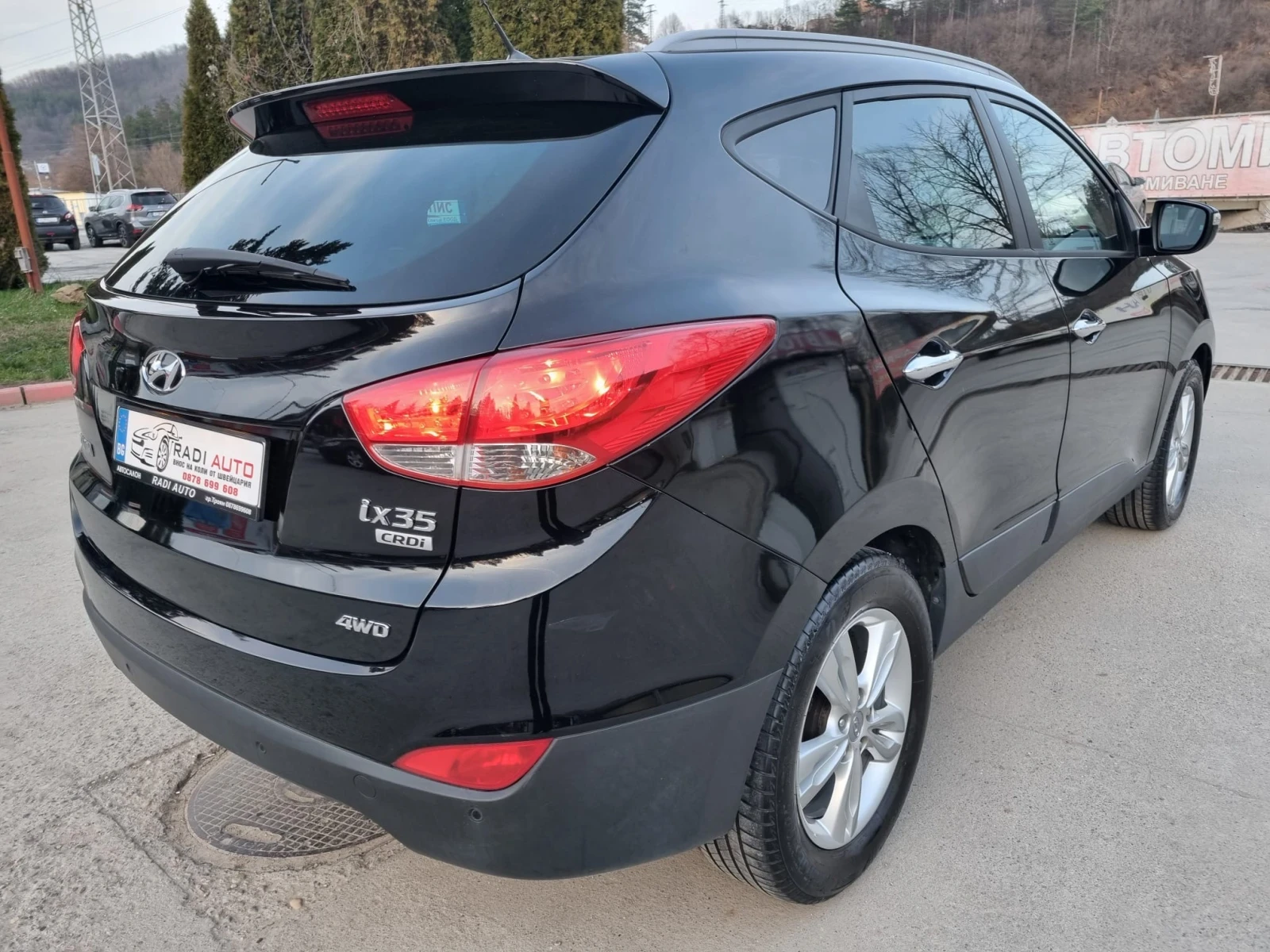 Hyundai IX35 2.0CRDi 4х4 ШВЕЙЦАРИЯ, снимка 3 - Автомобили и джипове - 53883638