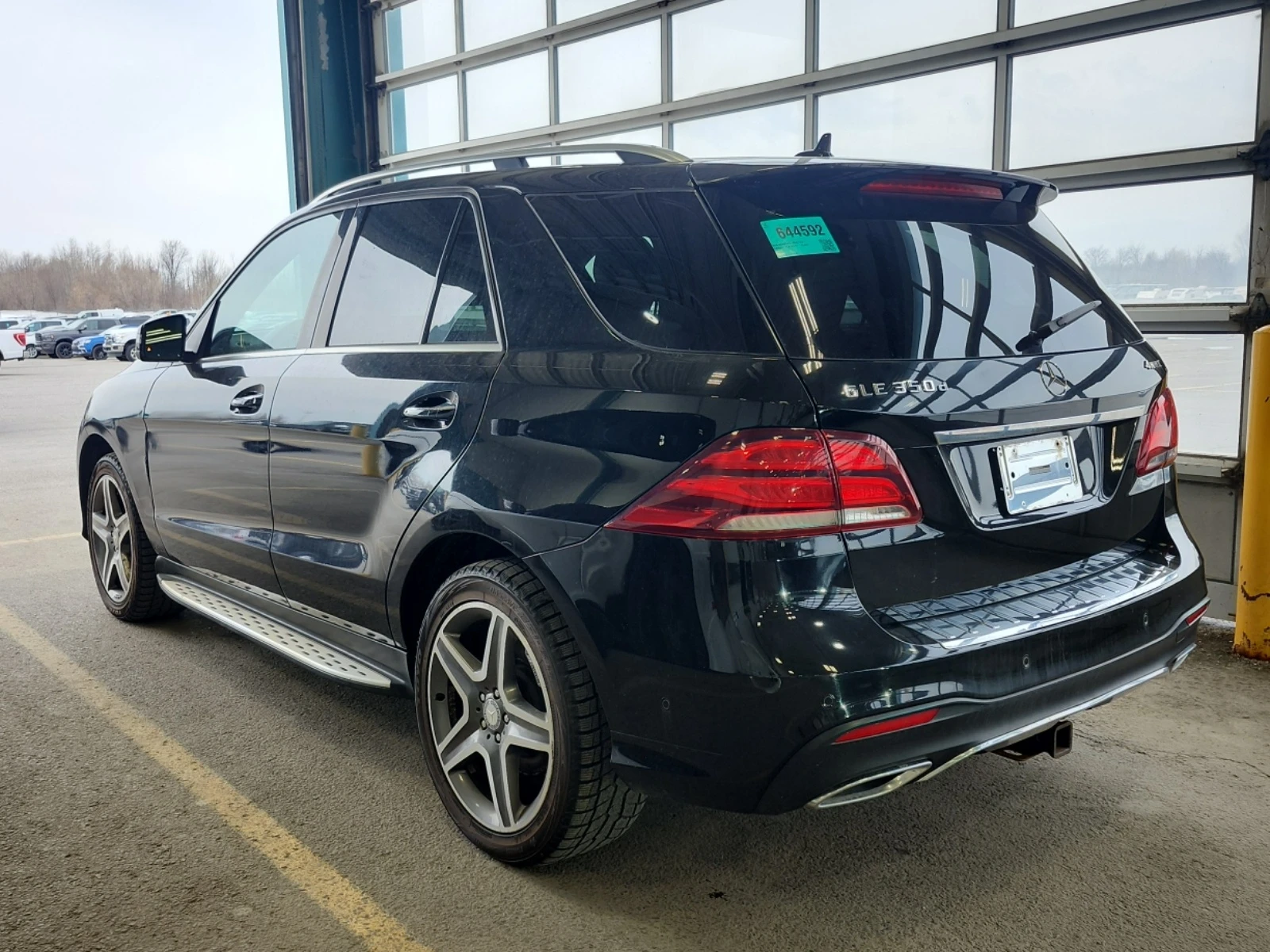 Mercedes-Benz GLE 350 D * * AMG * * CARFAX * * АВТО КРЕДИТ * * , снимка 4 - Автомобили и джипове - 54034509