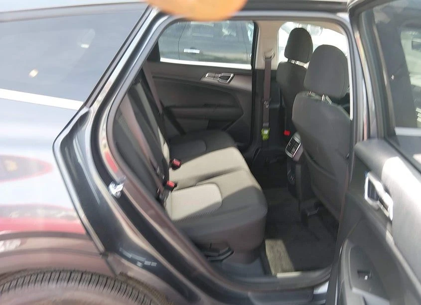 Kia Sportage, снимка 8 - Автомобили и джипове - 54038919