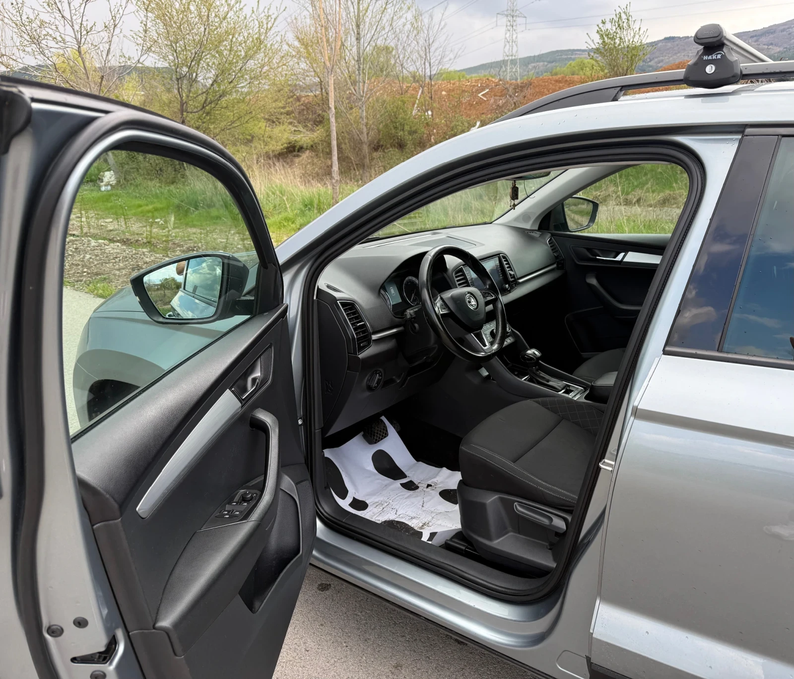 Skoda Karoq 1.6 TDI / 7 DSG, снимка 5 - Автомобили и джипове - 54237653