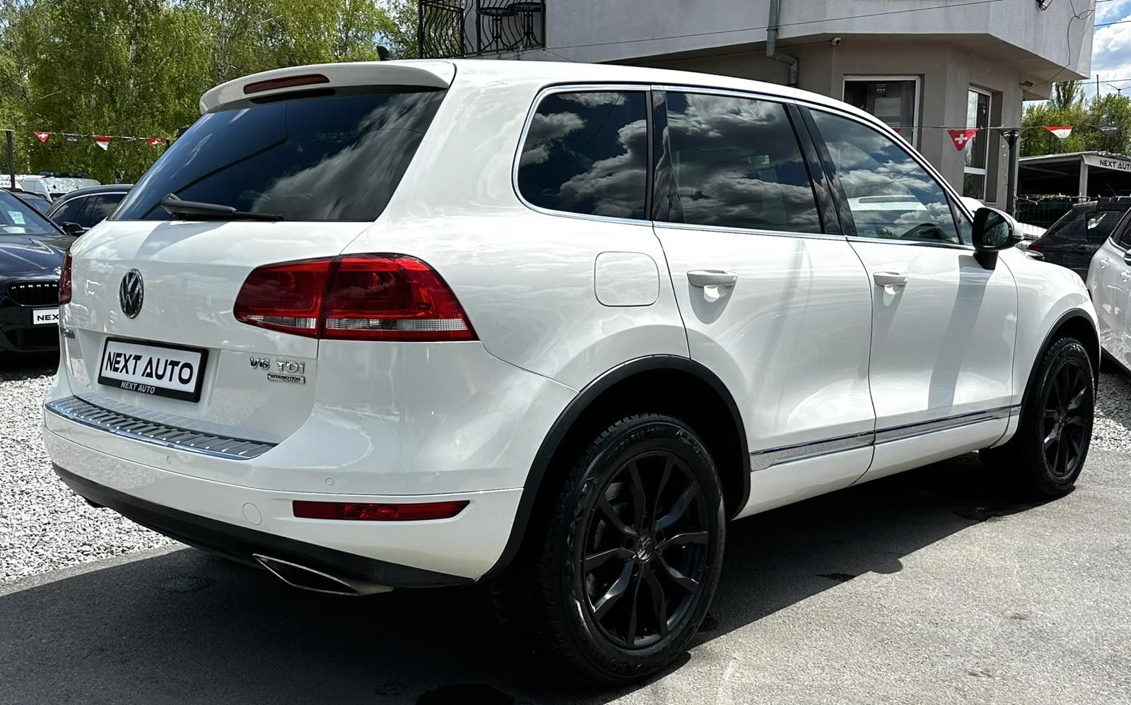 VW Touareg 3.0TDI 239HP DSG NAVI LED КОЖА EU5B НА ПРУЖИНИ, снимка 5 - Автомобили и джипове - 54412392