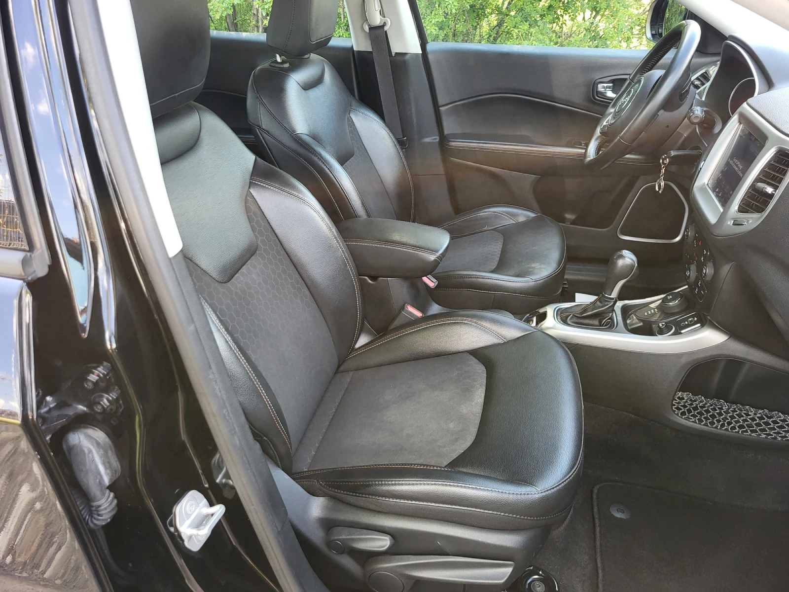 Jeep Compass 2.0 MULTIJET 140 KC 4X4, снимка 15 - Автомобили и джипове - 54430986