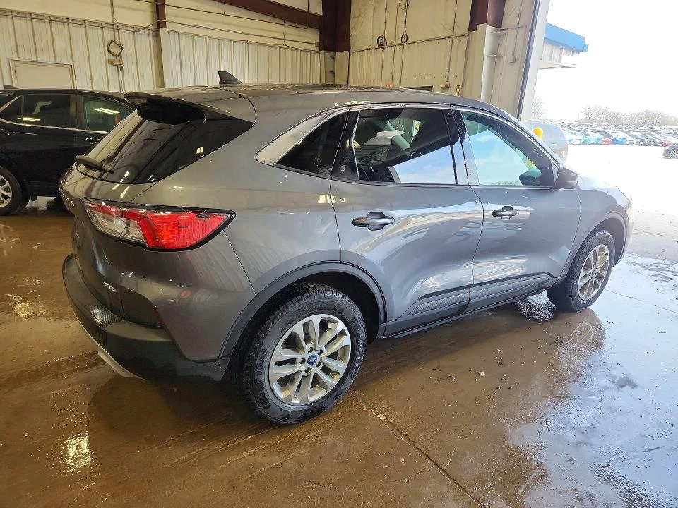 Ford Escape SE, снимка 3 - Автомобили и джипове - 54680037