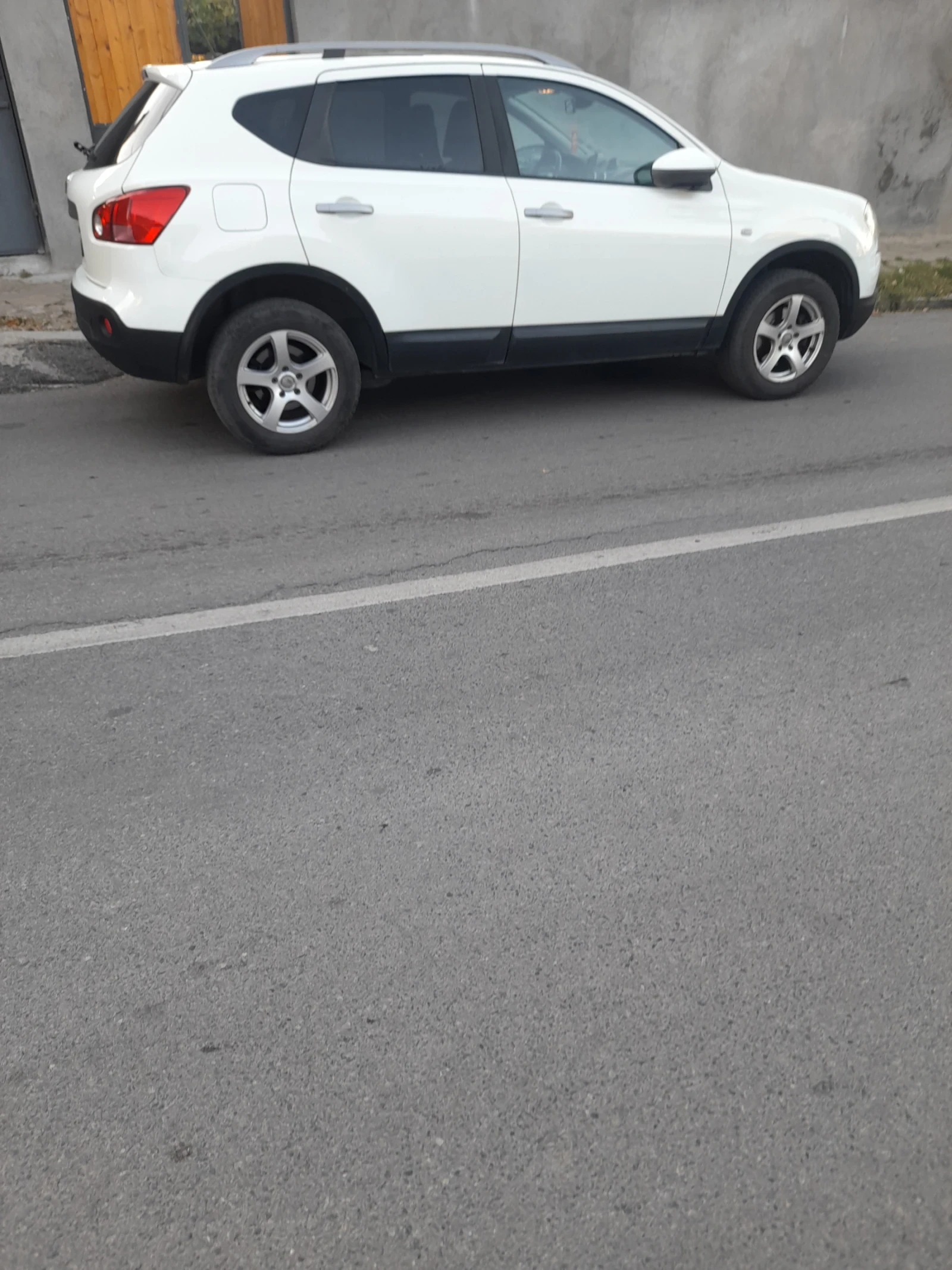 Nissan Qashqai, снимка 5 - Автомобили и джипове - 55879540