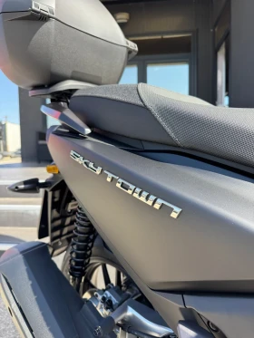 Kymco 125 SKYTOWN-04.2026г.-2500км.-ЧИСТО НОВ, снимка 10