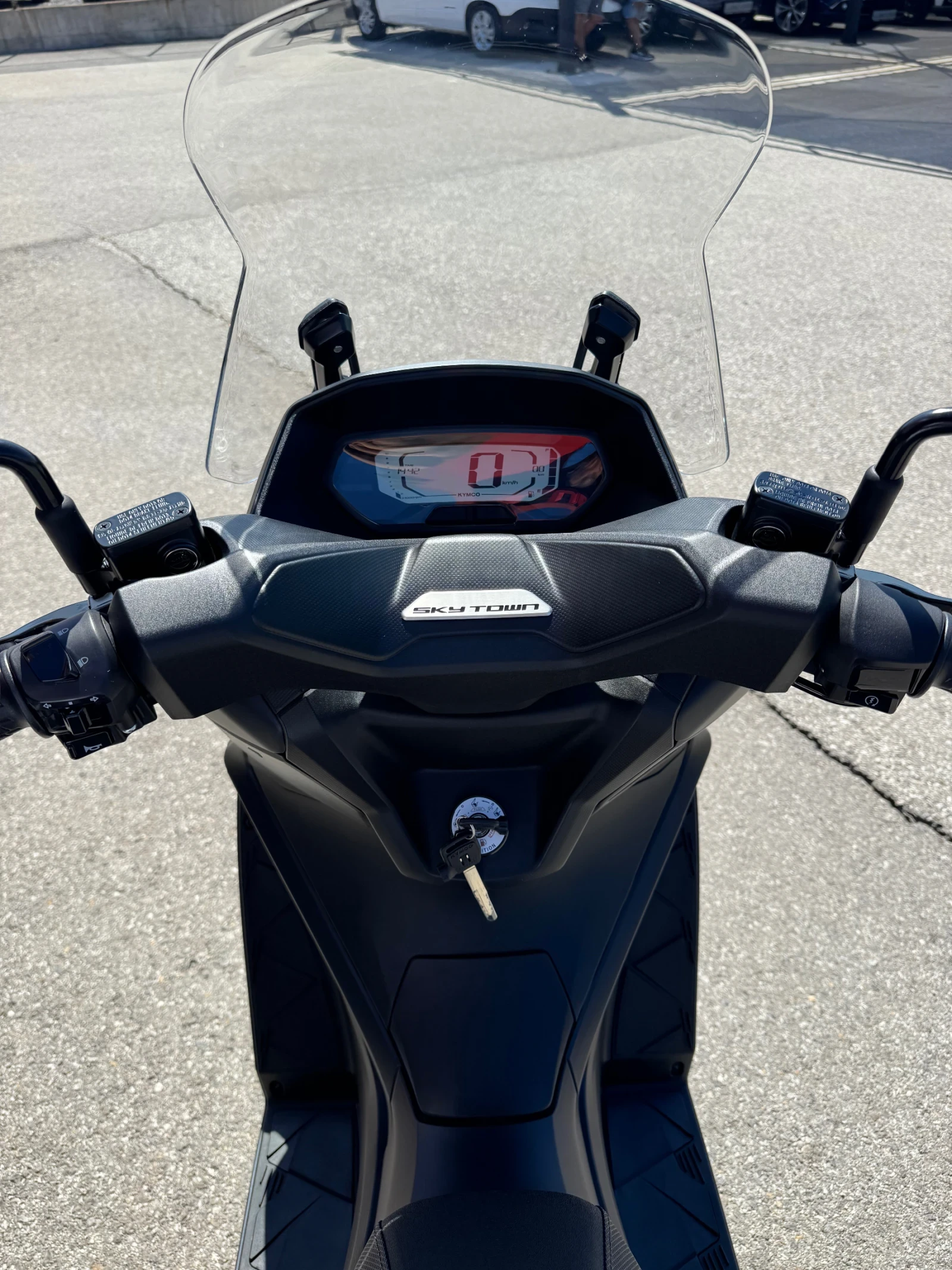Kymco 125 SKYTOWN-04.2026г.-2500км.-ЧИСТО НОВ, снимка 16 - Мотоциклети и мототехника - 56015583