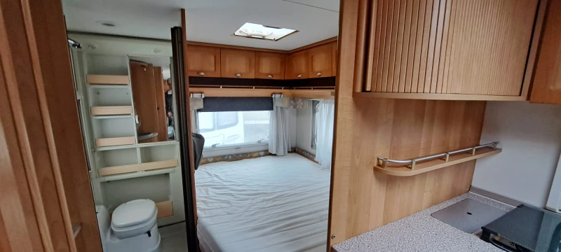 Каравана Burstner 500, снимка 6 - Каравани и кемпери - 53501806