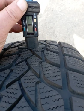 Гуми Зимни 235/60R16, снимка 7
