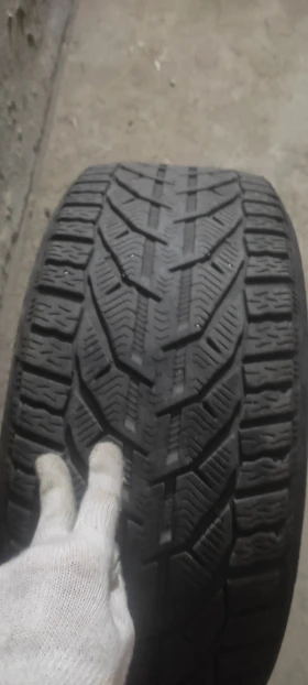 ����� �� �������� �� ���� 245/45R18