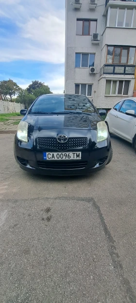 Toyota Yaris 1.0, снимка 1