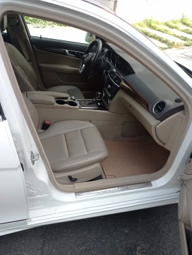 Mercedes-Benz C 300 3.5 4matic AMG, снимка 11