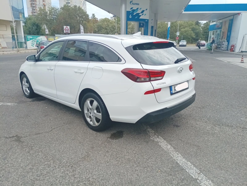 Hyundai I30 CW, 1.6 PDE, снимка 3 - Автомобили и джипове - 47563050