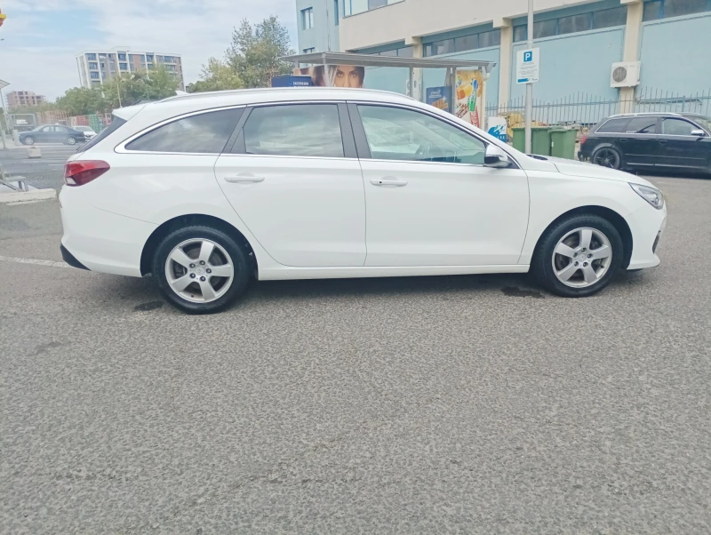 Hyundai I30 CW, 1.6 PDE, снимка 5 - Автомобили и джипове - 47563050