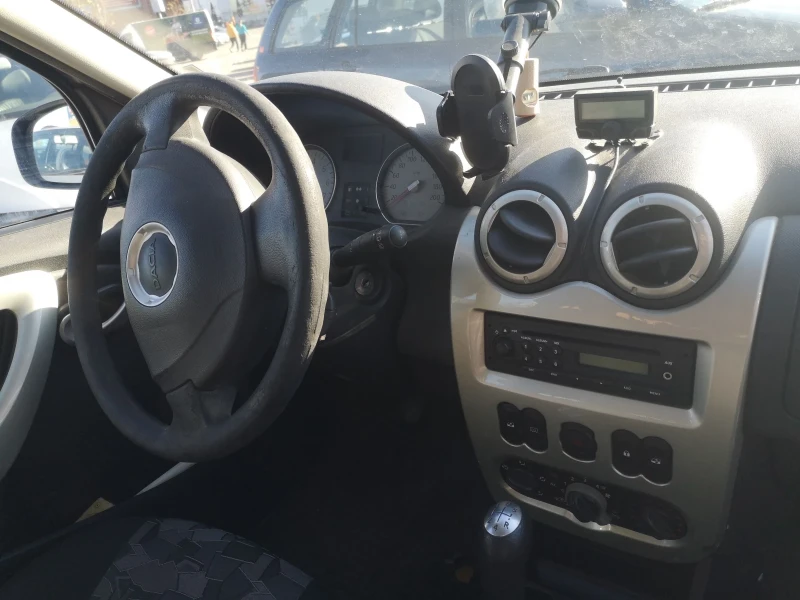 Dacia Logan A/C MP3 /Eстъкла, огледала, 5места, снимка 2 - Автомобили и джипове - 48091436