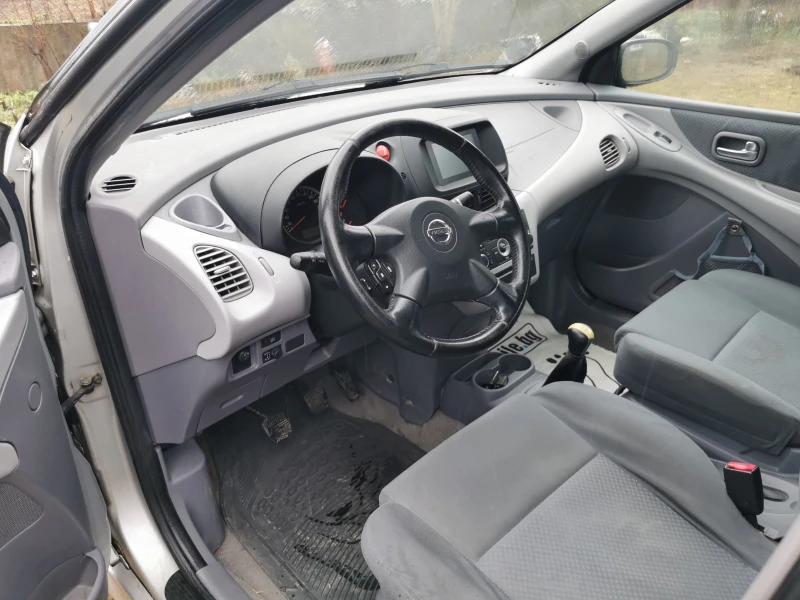 Nissan Almera tino 2.2Di, снимка 6 - Автомобили и джипове - 49105095