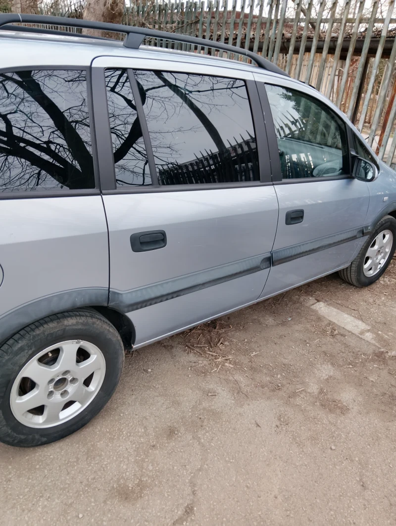 Opel Zafira, снимка 1 - Автомобили и джипове - 49500659