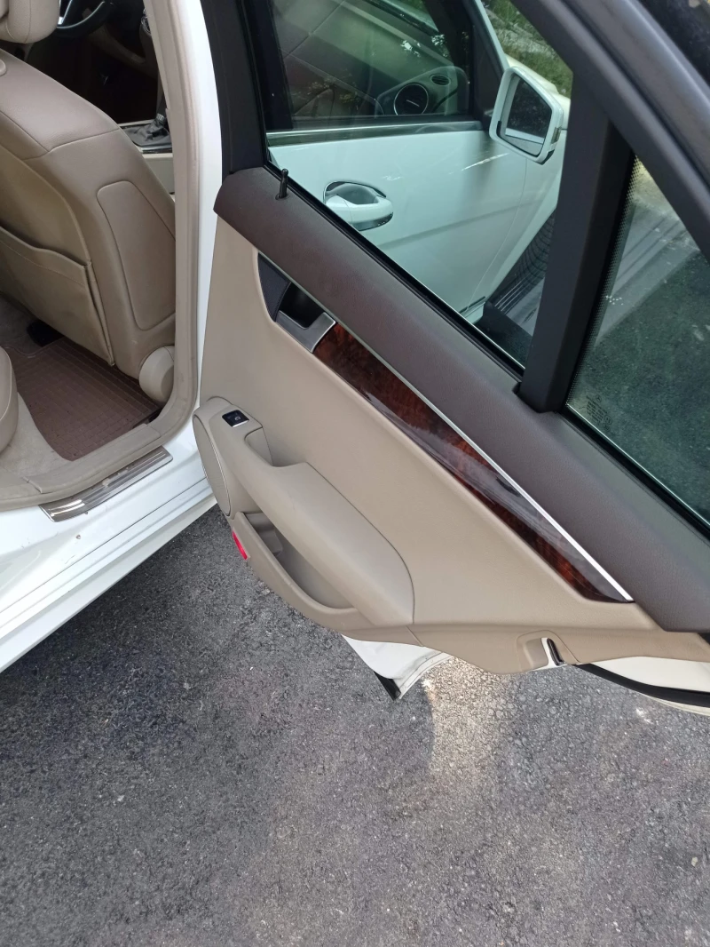 Mercedes-Benz C 300 3.5 4matic AMG, снимка 12 - Автомобили и джипове - 52382920