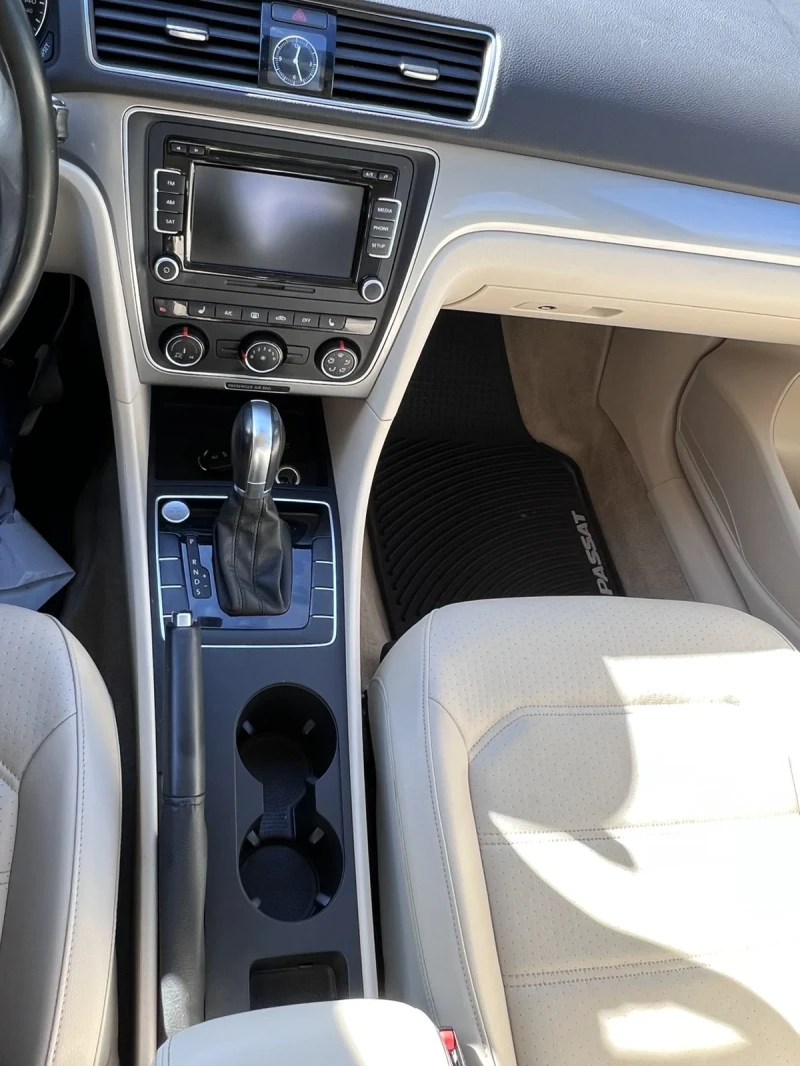 VW Passat, снимка 5 - Автомобили и джипове - 51752494