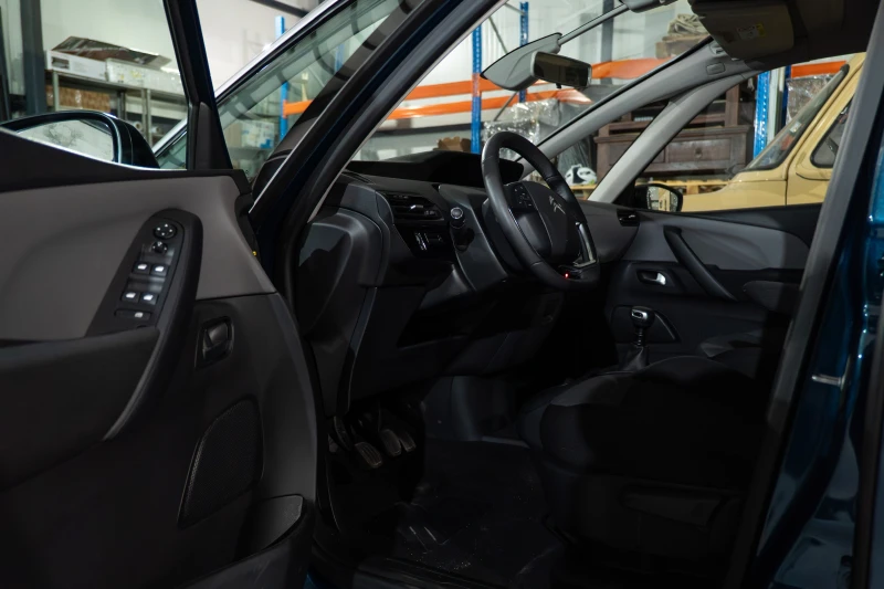 Citroen Grand C4 Picasso Ноември 2021 г.Дизел 7 места Италия, снимка 8 - Автомобили и джипове - 52160074