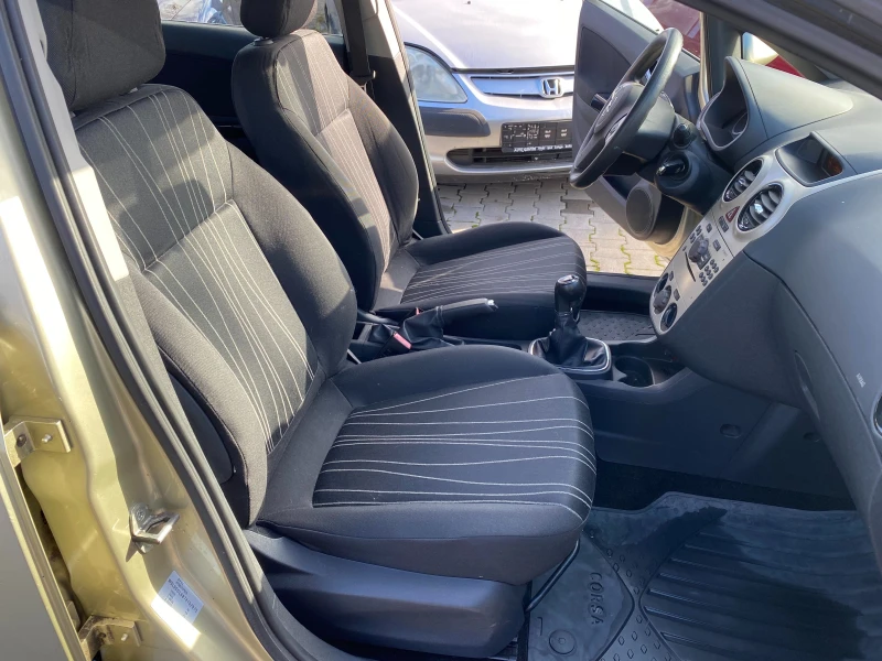 Opel Corsa 1.2 80 к.с, снимка 11 - Автомобили и джипове - 52811059