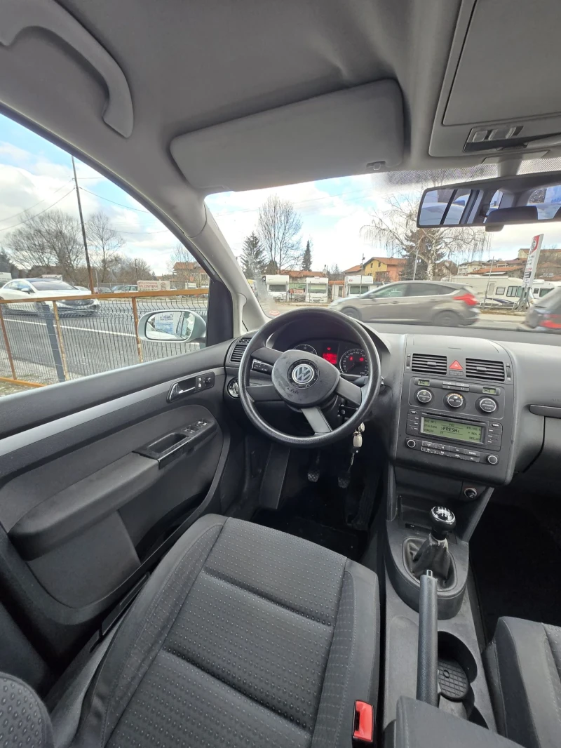 VW Touran, снимка 10 - Автомобили и джипове - 52944884