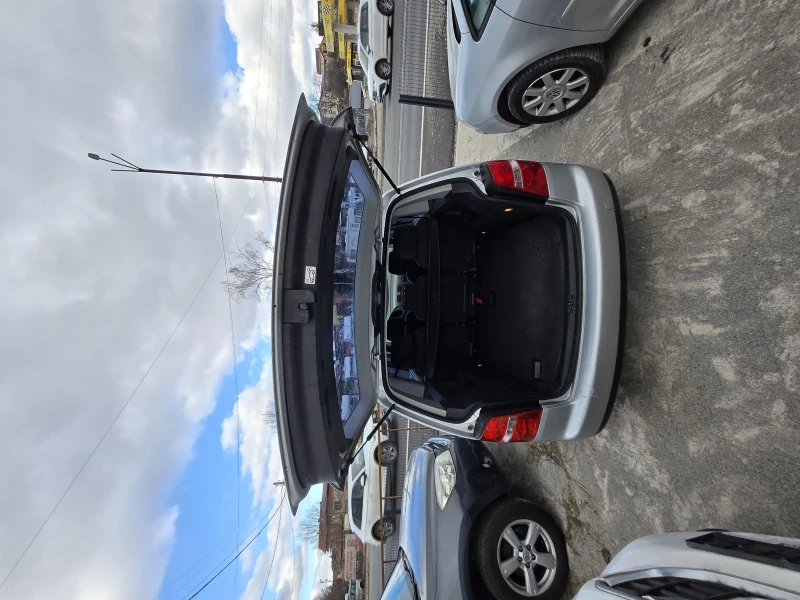 VW Touran, снимка 6 - Автомобили и джипове - 52944884