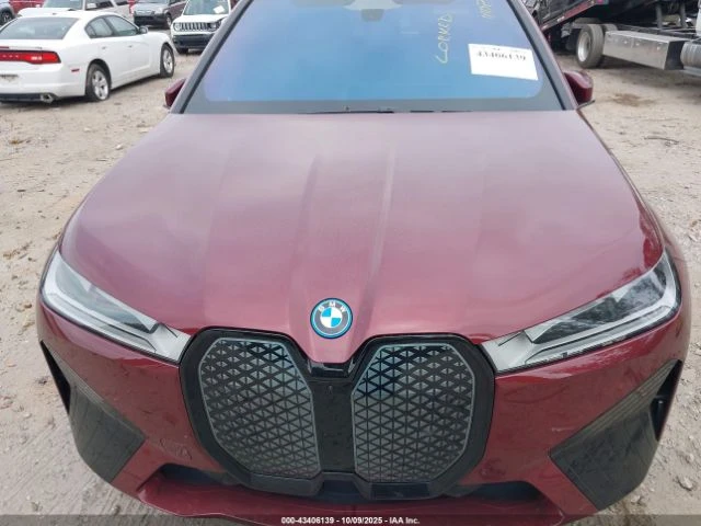 BMW iX XDRIVE50 - изображение 9