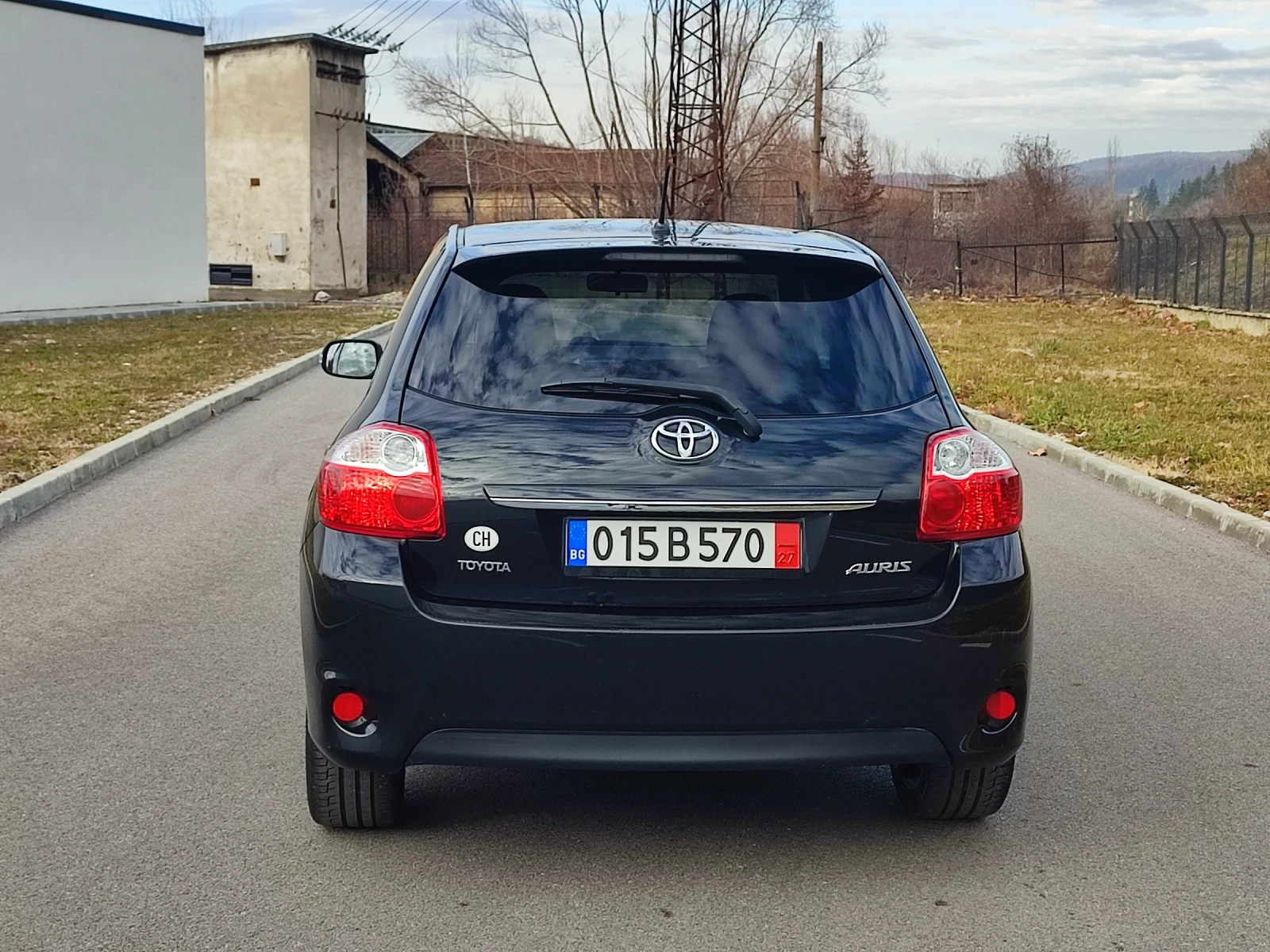 Toyota Auris 1.8i 147 к.с. СН - изображение 6