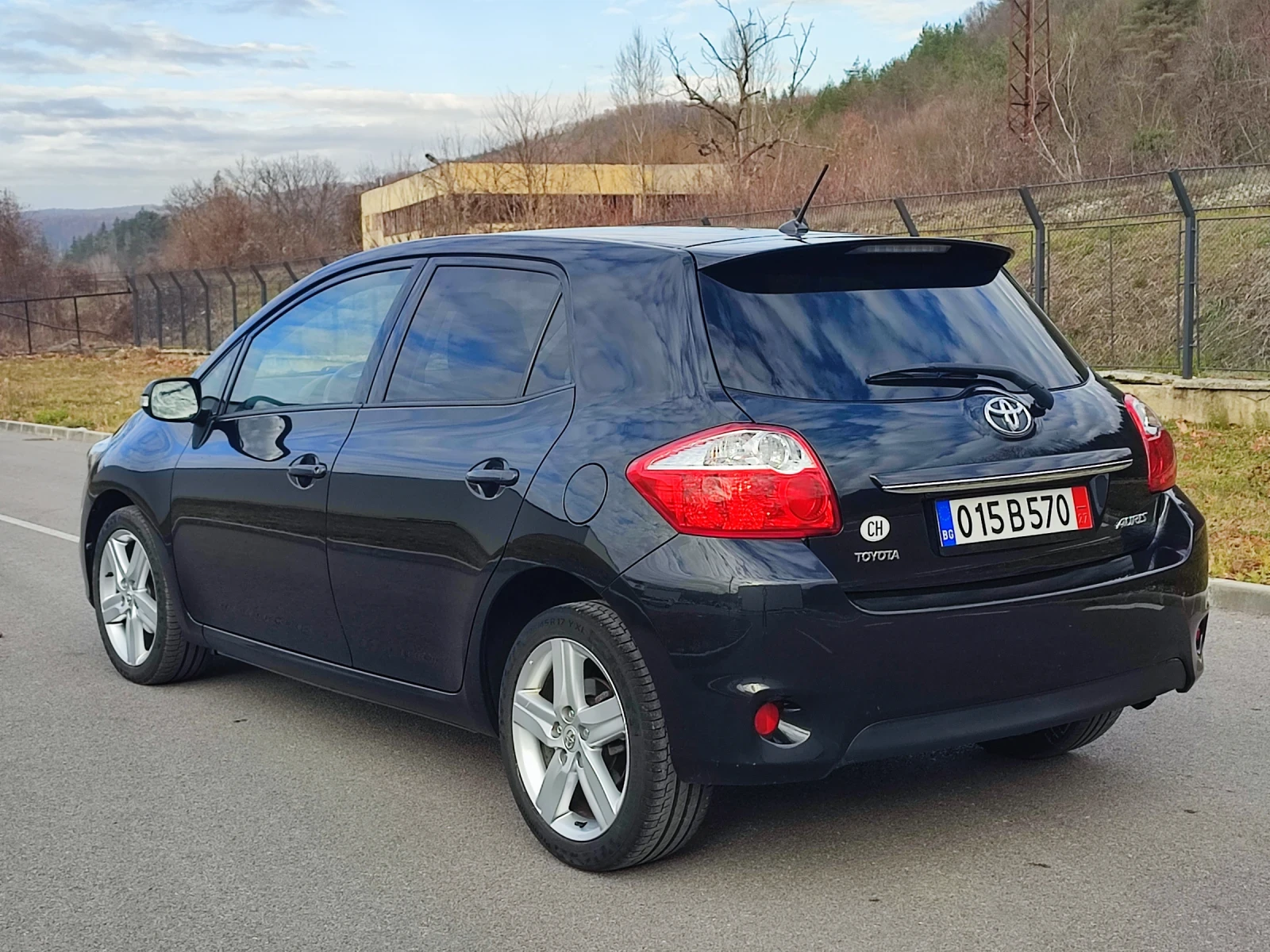 Toyota Auris 1.8i 147 к.с. СН - изображение 7