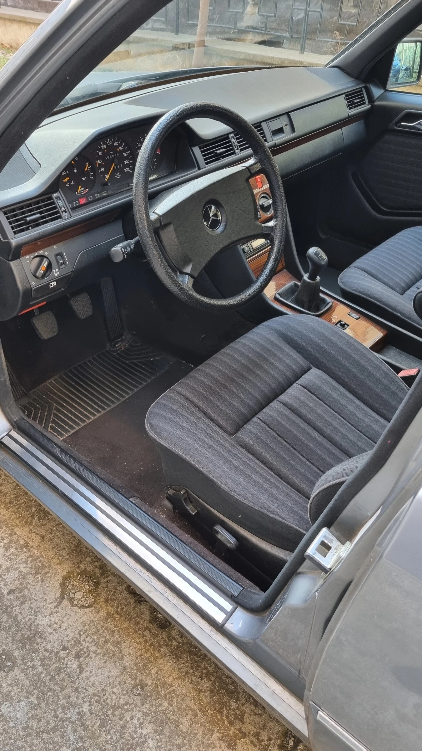 Mercedes-Benz 200  - изображение 9