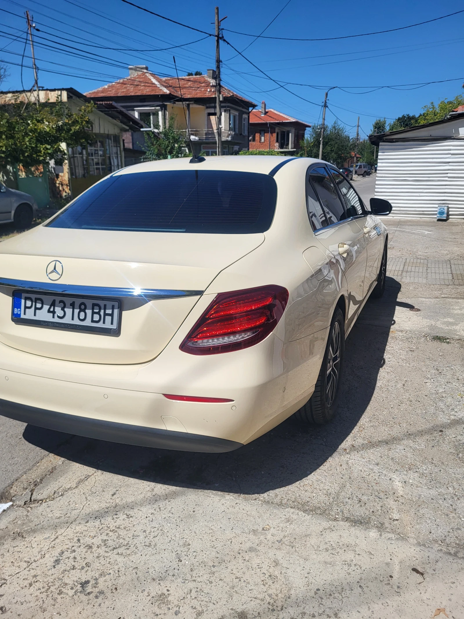 Mercedes-Benz E 200  - изображение 3