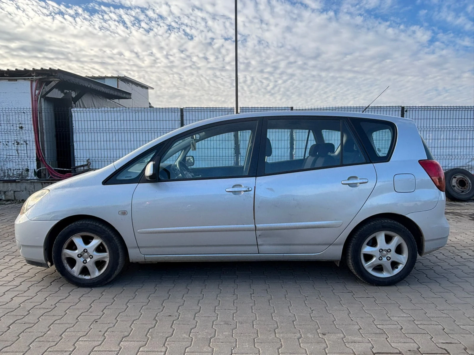 Toyota Corolla verso / 1.6I / GAS / 110 HP / EURO 4 / | Mobile.bg � ����������� 2