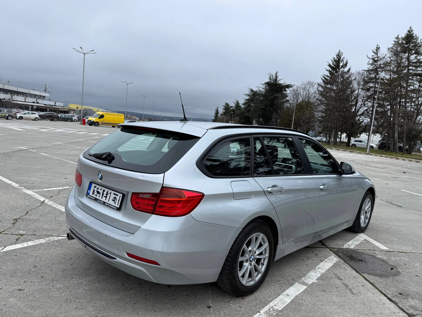 BMW 320 2.0///4x4///Xdrive///Automatic///TOP/// - изображение 8