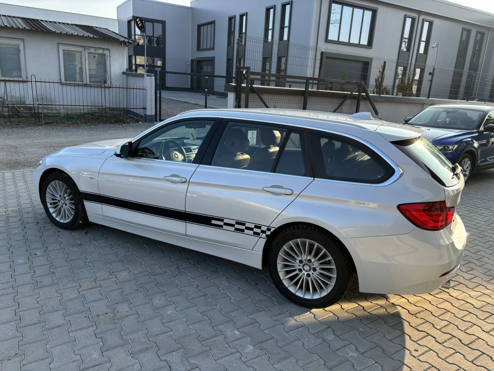 BMW 320 LUXURY LINE 2.0D - изображение 4