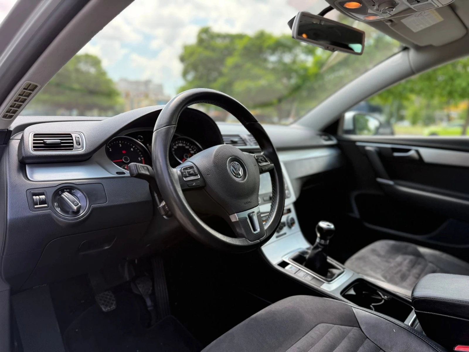 VW Passat 2.0 TDI 140kc, снимка 7 - Автомобили и джипове - 54864192