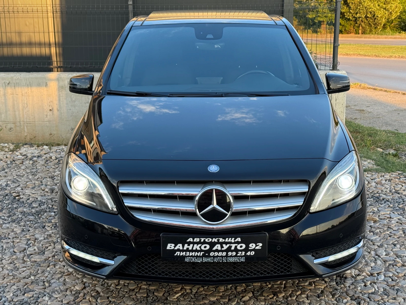 Mercedes-Benz B 200 Всички екстри, снимка 2 - Автомобили и джипове - 55089543