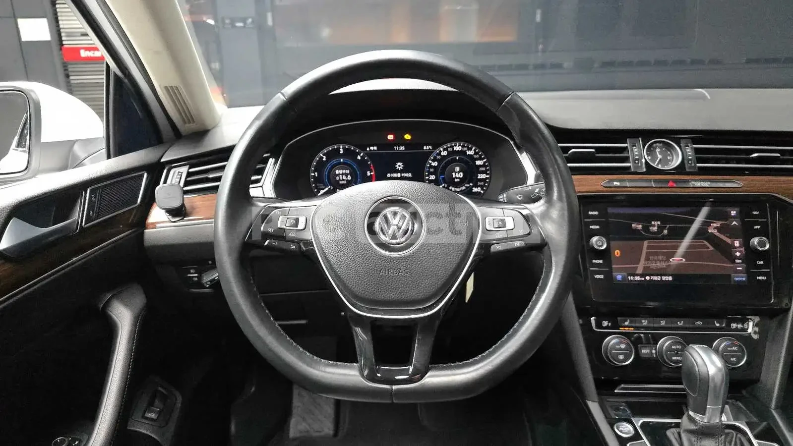 VW Passat 2.0TDI PRESTIGE! PANO/360CAM/FULL, снимка 12 - Автомобили и джипове - 55225495