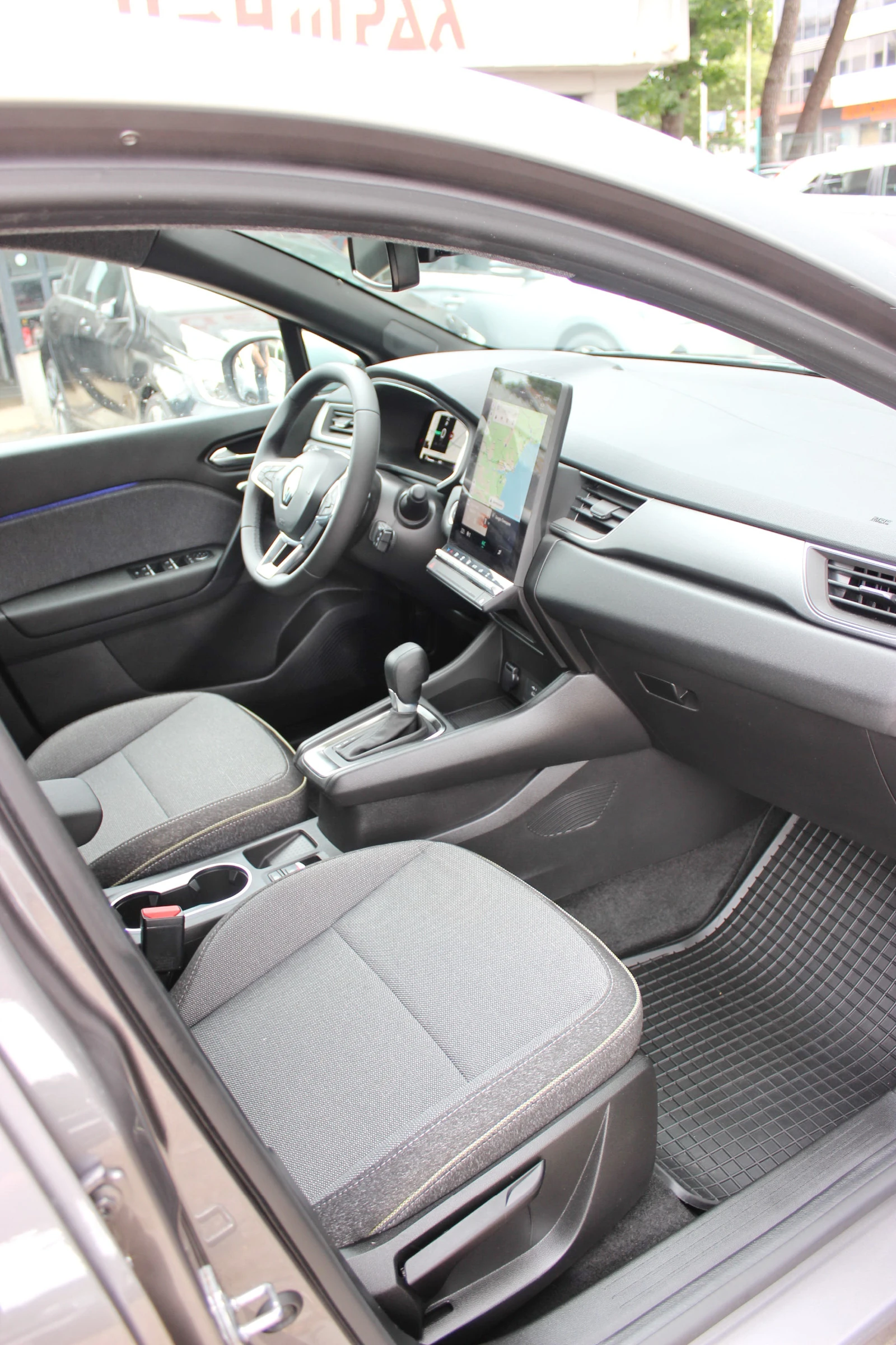 Renault Captur E-TECH HYBRID   600 км. НОВ ВНОС ГАРАНЦИЯ, снимка 9 - Автомобили и джипове - 55594316