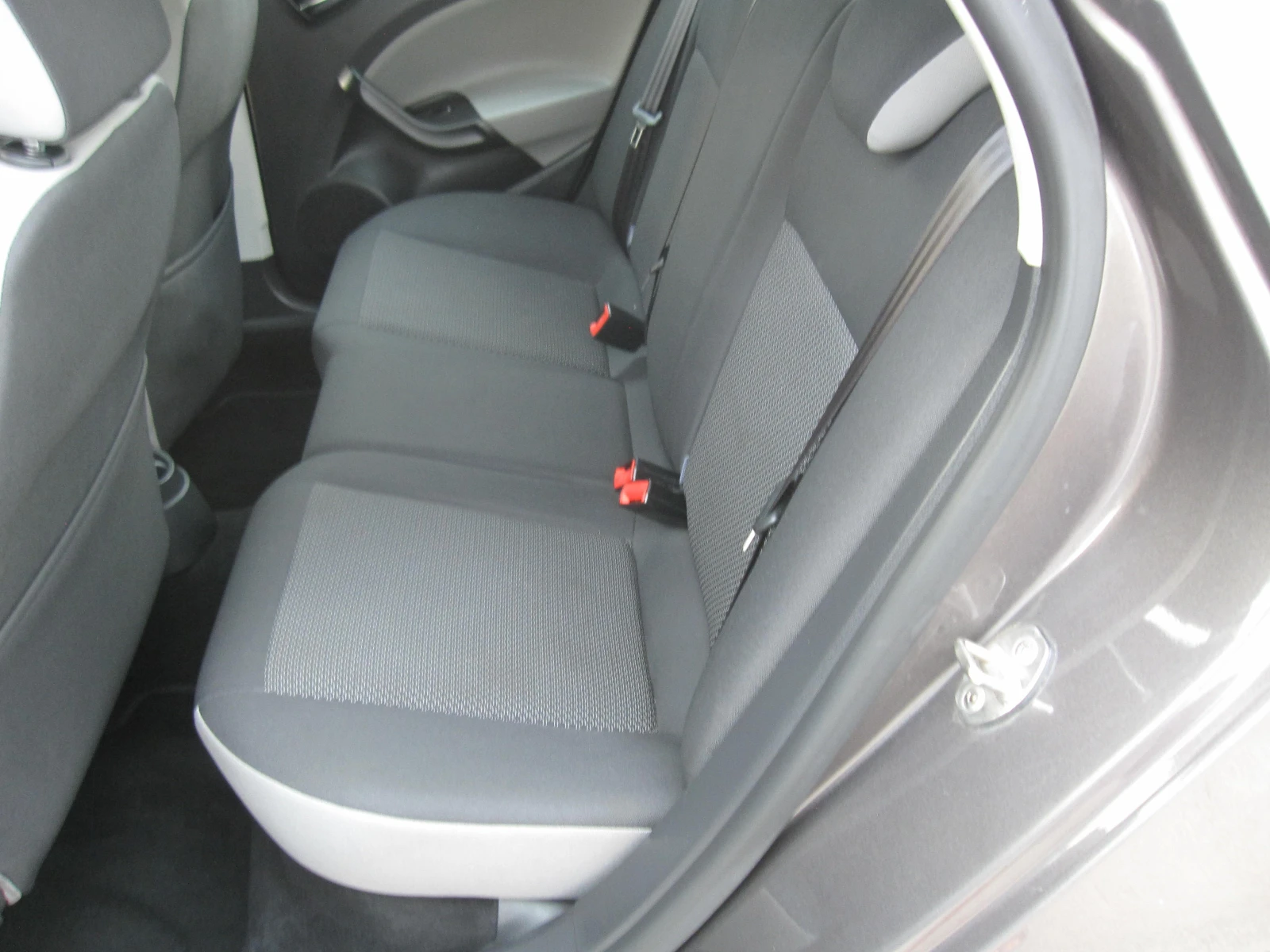 Seat Ibiza 1, 4-TDI, снимка 10 - Автомобили и джипове - 55791981