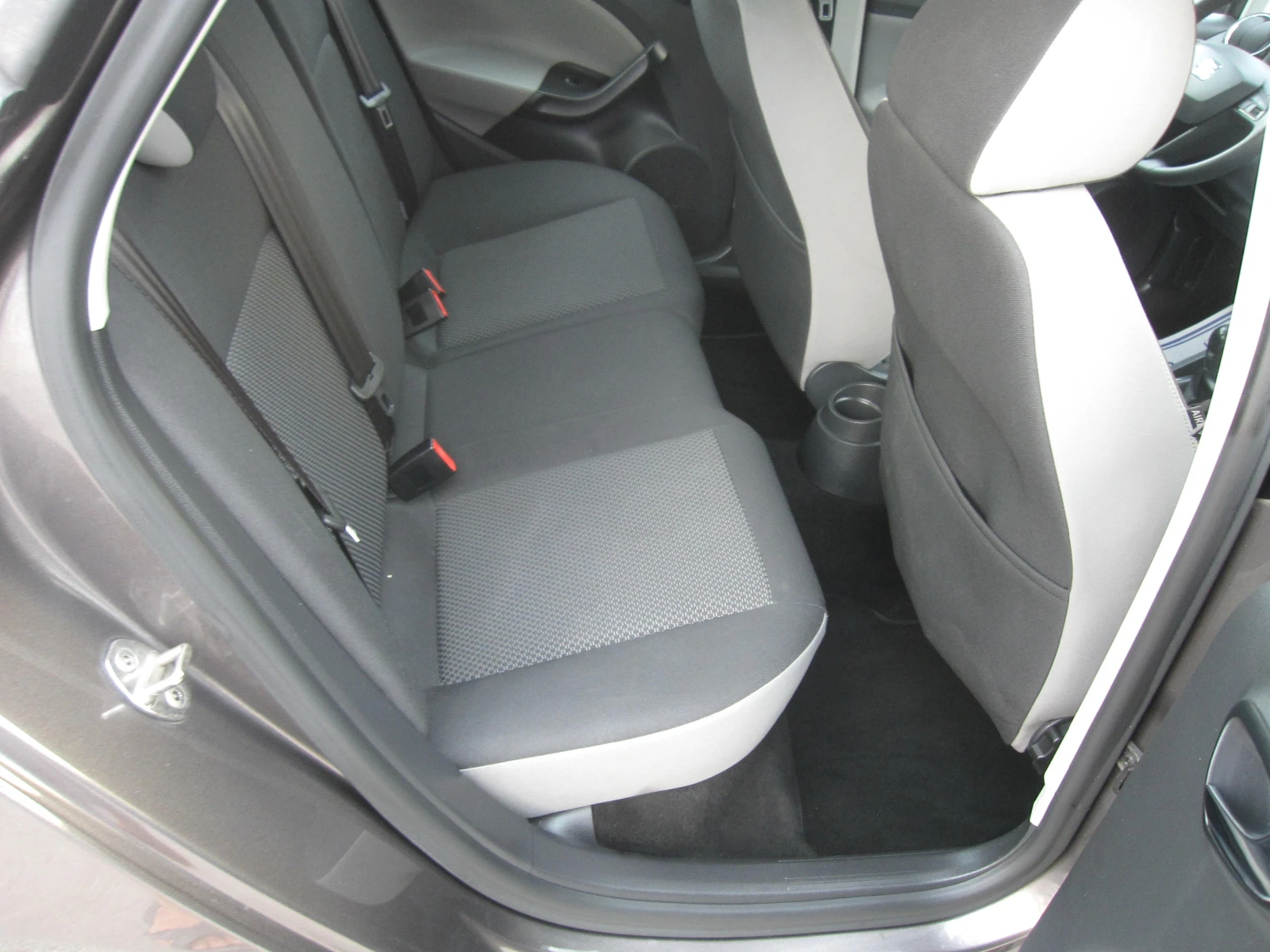Seat Ibiza 1, 4-TDI, снимка 11 - Автомобили и джипове - 55791981