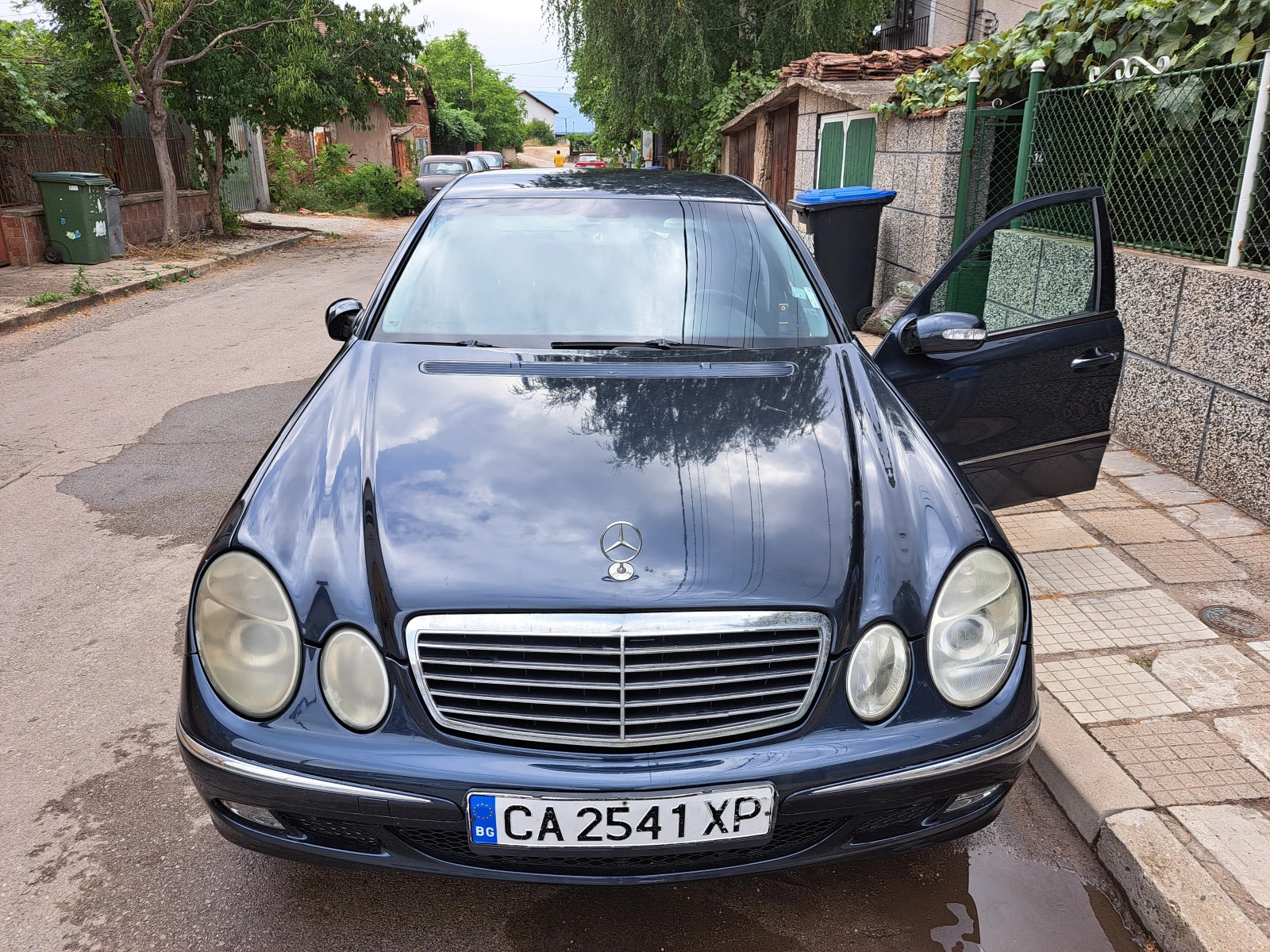 Mercedes-Benz E 220, снимка 2 - Автомобили и джипове - 56186279