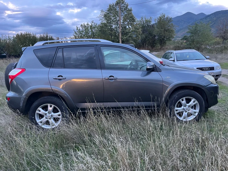 Toyota Rav4 2.2D-Cat 177 4x4, снимка 11 - Автомобили и джипове - 47452742