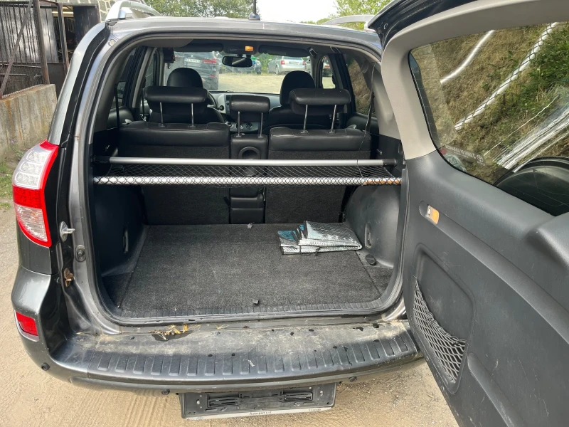 Toyota Rav4 2.2D-Cat 177 4x4, снимка 14 - Автомобили и джипове - 52787997